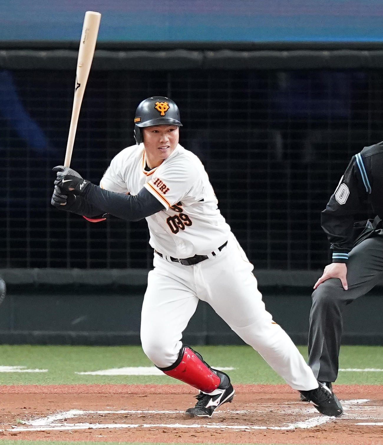 12球団合同トライアウト　第6打席で左前打を放つ巨人山下（撮影・菅敏）