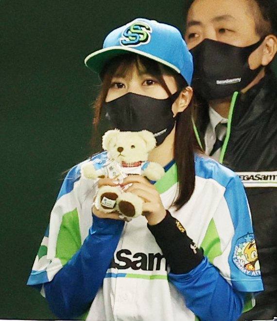セガサミー対ホンダ熊本　試合を見つめるセガサミーのマスコット（撮影・野上伸悟）