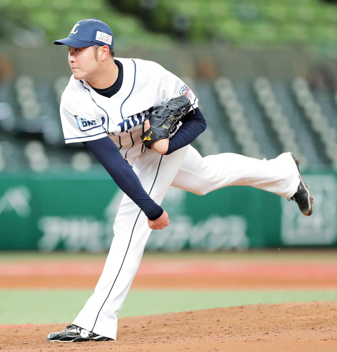 力投する西武中塚（撮影・河田真司）