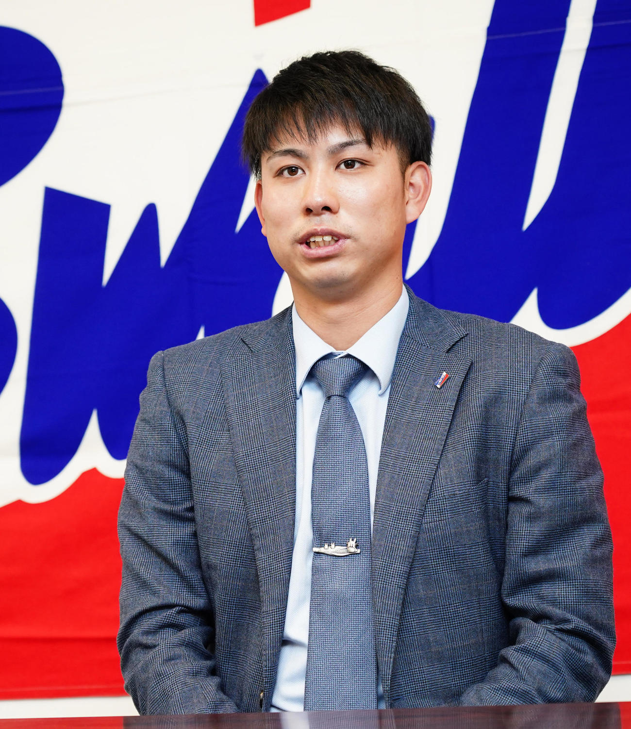 契約更改を終えて会見するヤクルト太田（代表撮影）