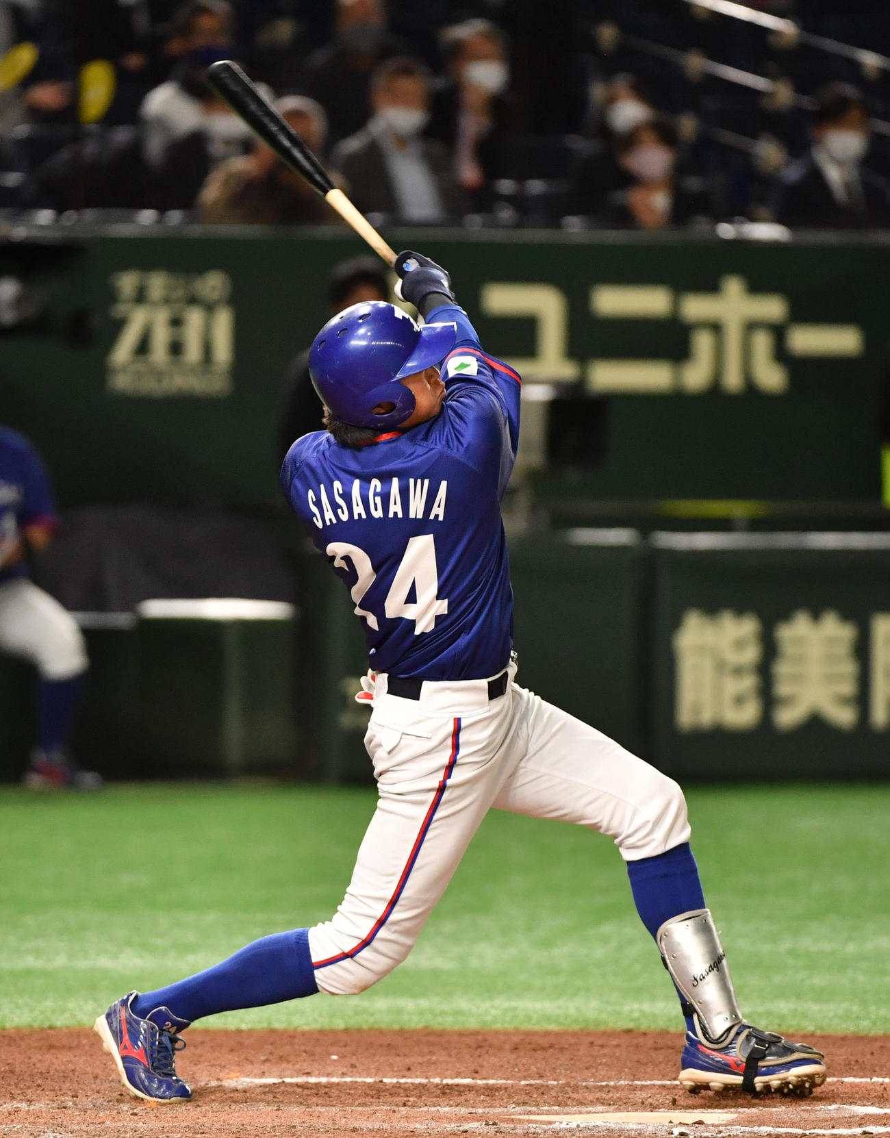 ホンダ熊本対東京ガス　6回裏東京ガス無死、笹川晃平は中越えに本塁打を放つ（撮影・柴田隆二）