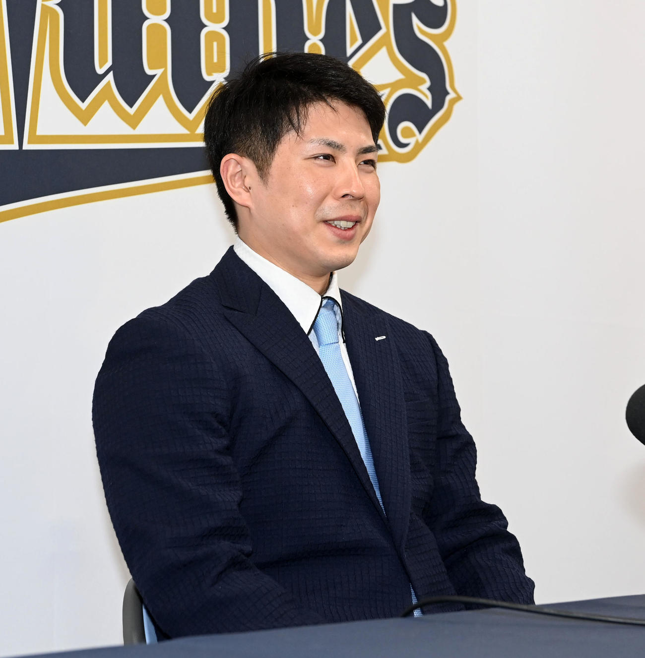 現状維持で契約更改、会見する若月（撮影・前岡正明）