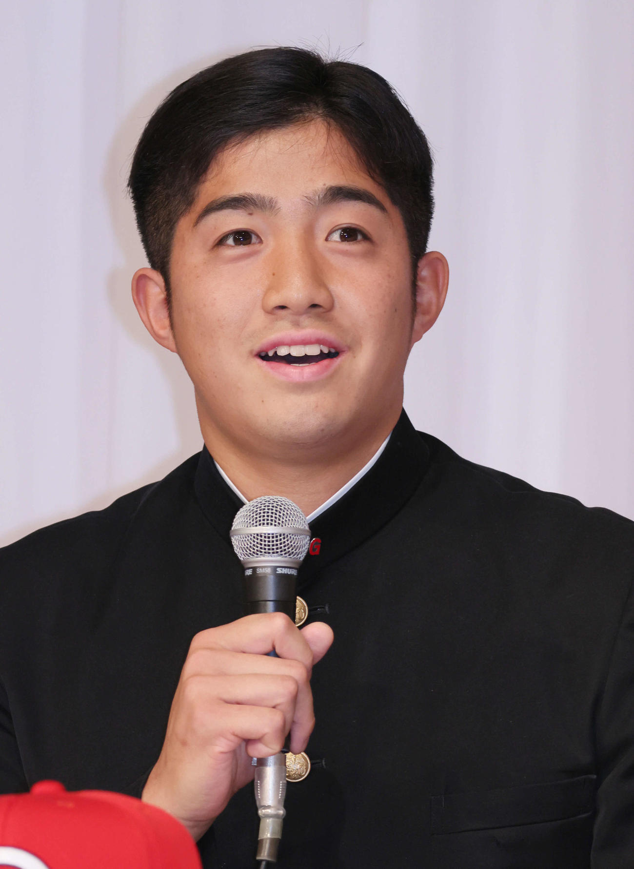 広島新入団選手発表会見　ドラフト7位の高木（撮影・加藤孝規）