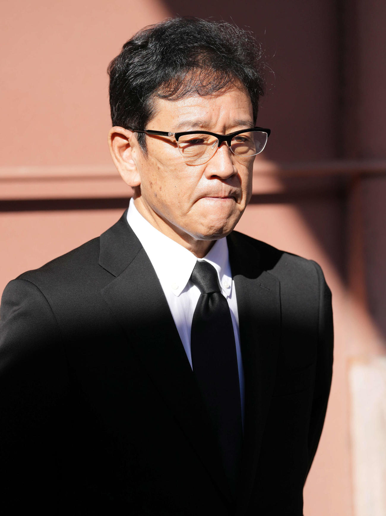 野村克也さんをしのぶ会に参列した侍ジャパン栗山監督（撮影・菅敏）