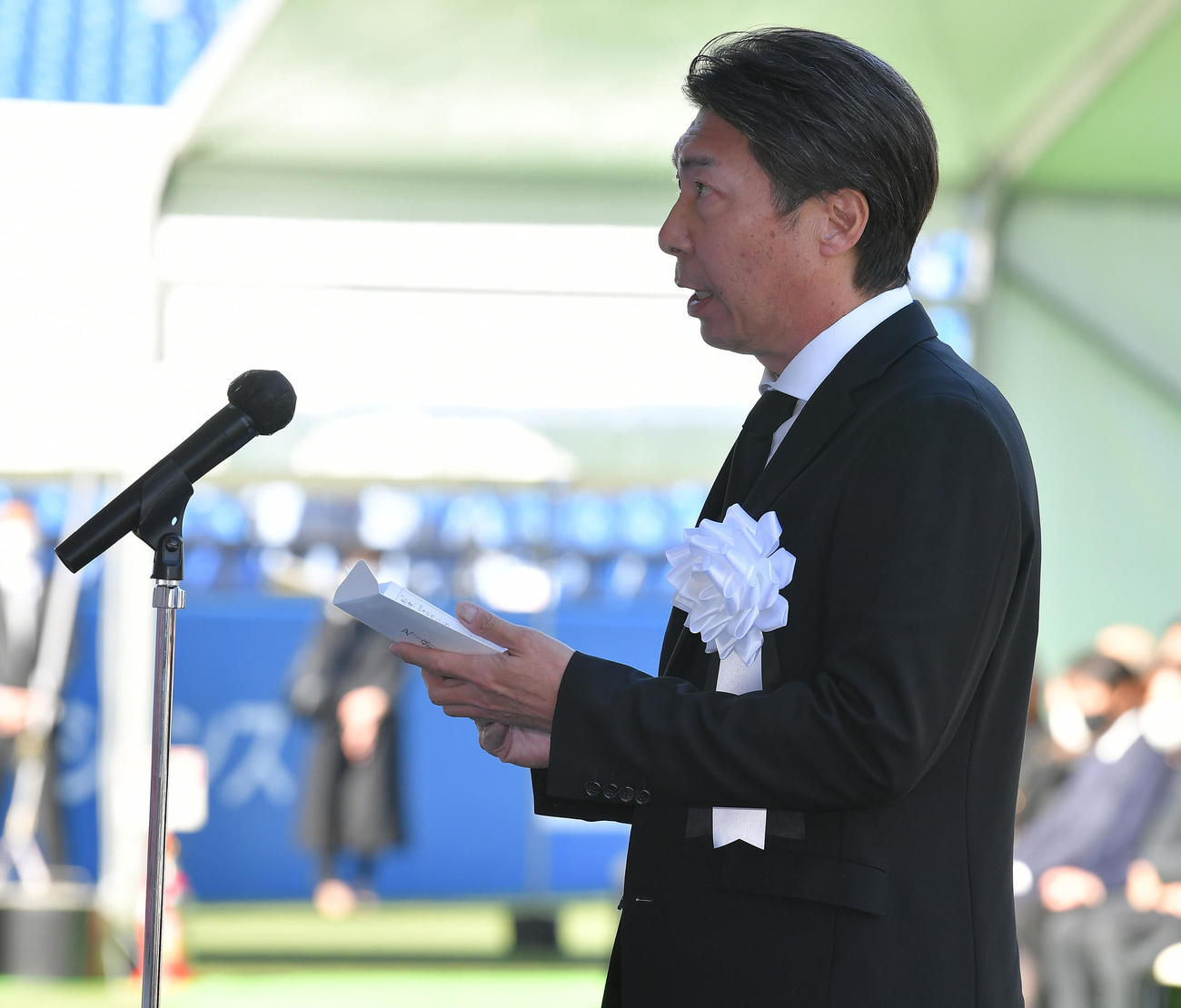 野村克也さんをしのぶ会で弔辞を読むヤクルト高津監督