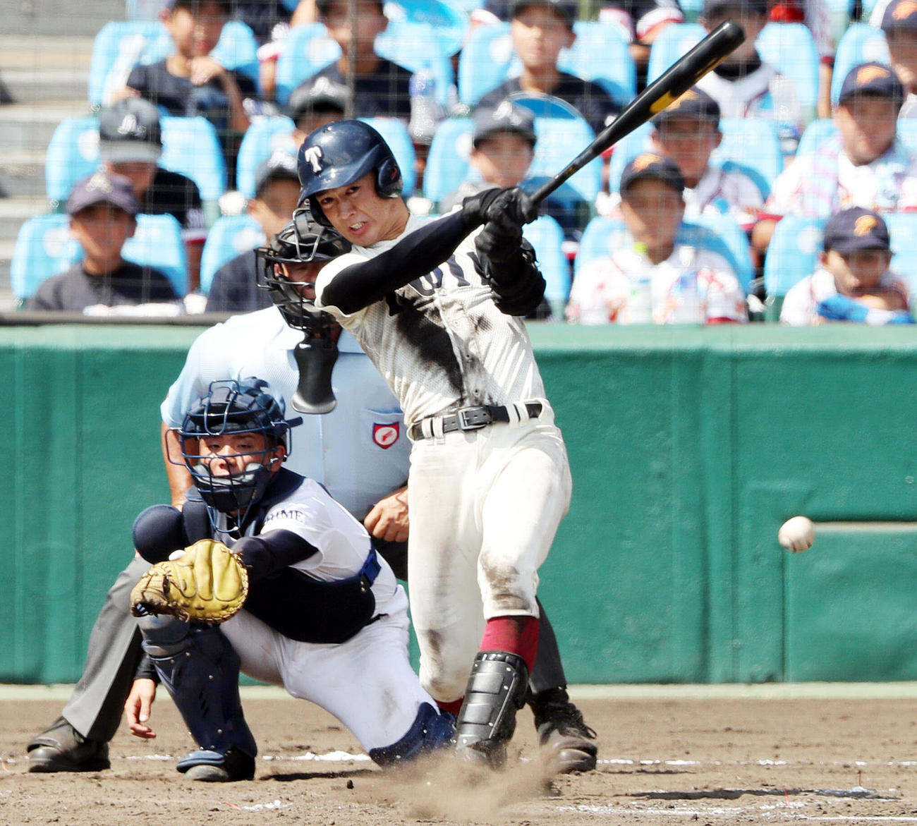 18年夏の甲子園で適時打を放つ大阪桐蔭時代の山田健太