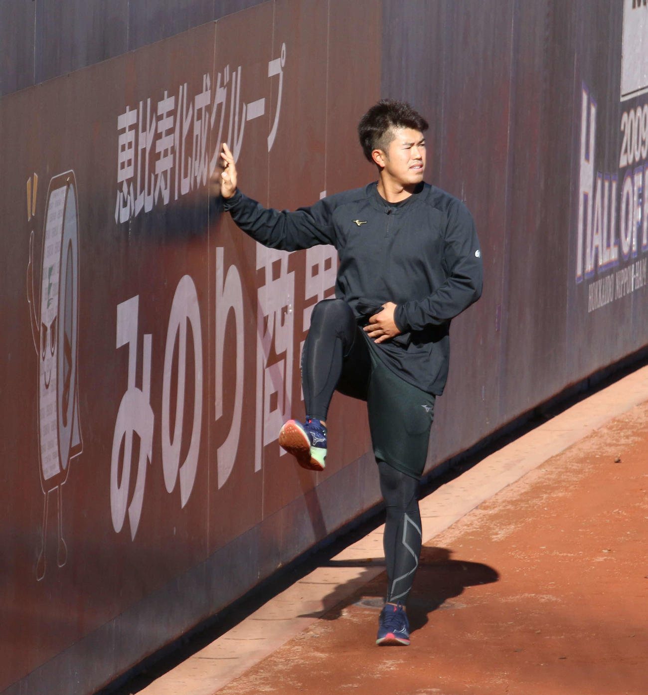 鎌ケ谷で自主練習した日本ハム今川（撮影・木下大輔）