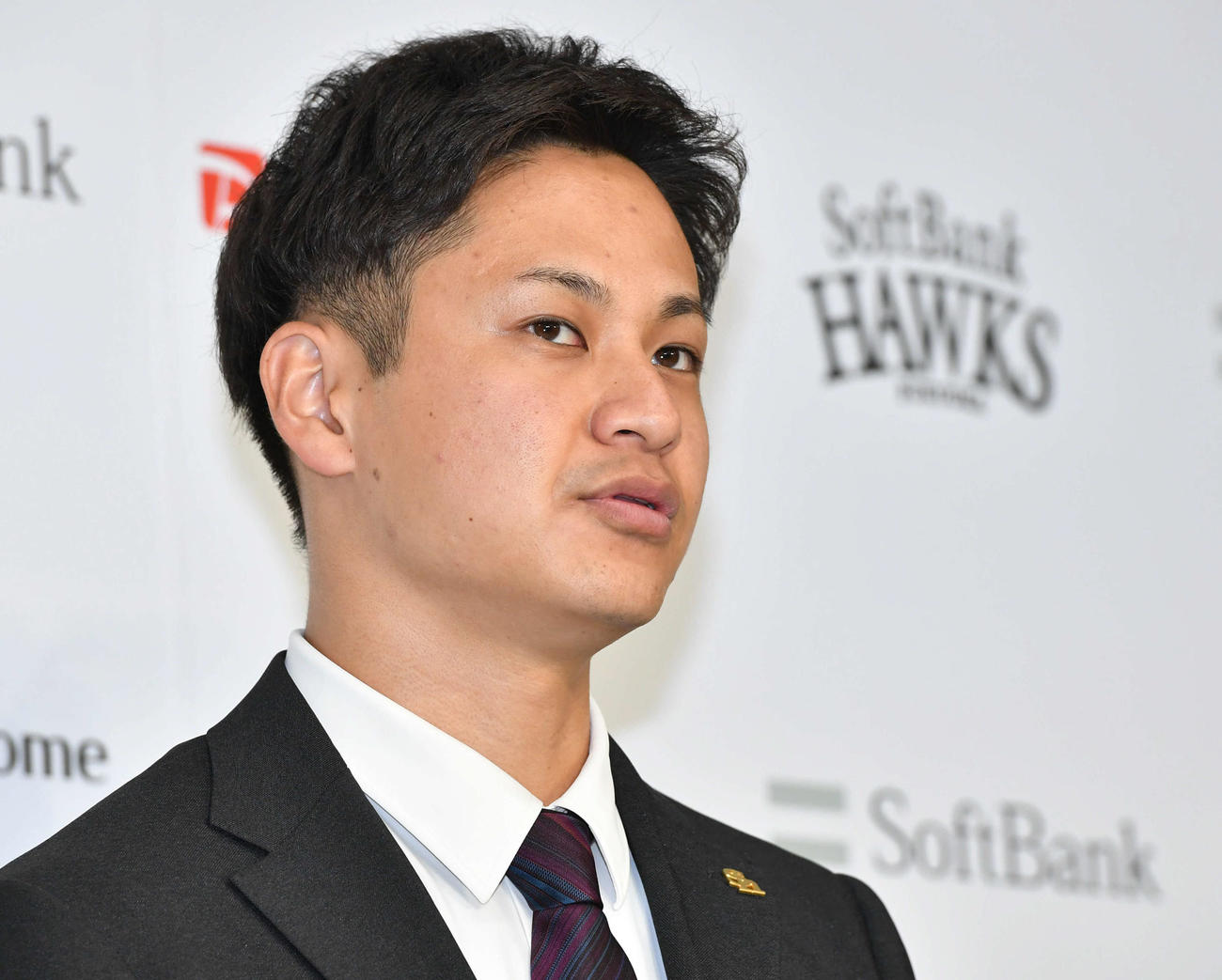 2度目の交渉でサインし、会見を行う大竹耕（撮影・岩下翔太）
