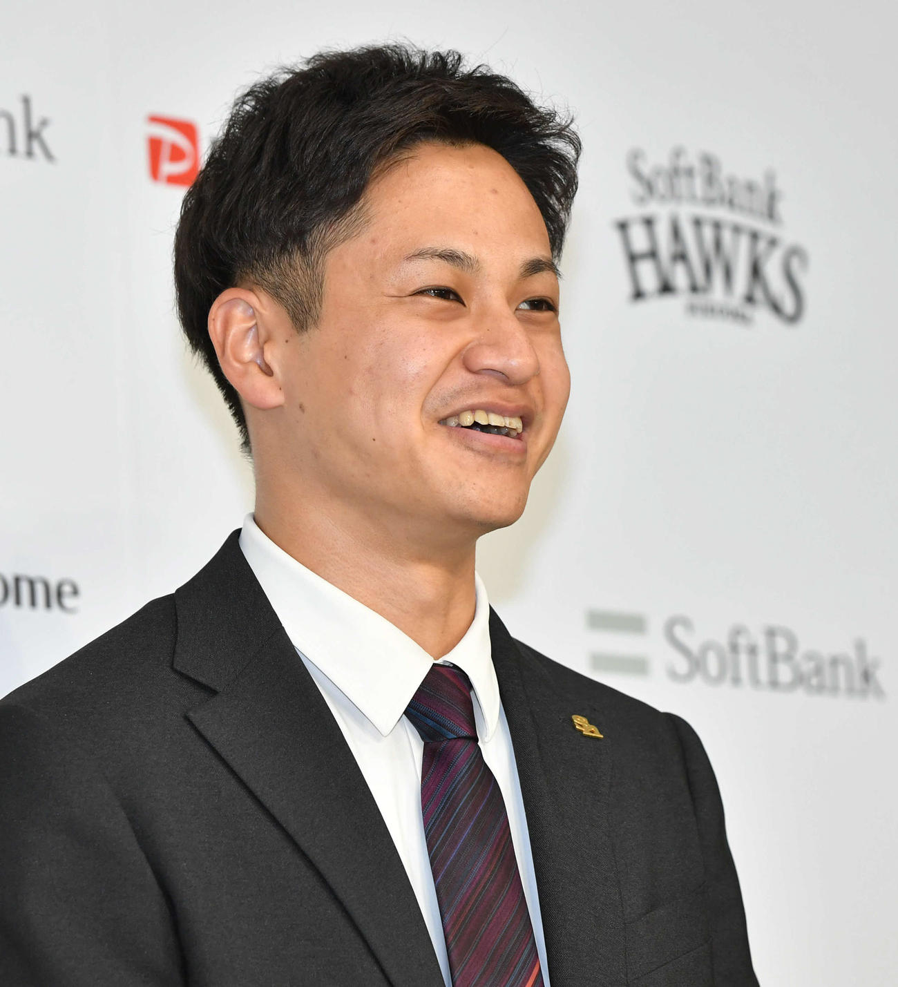 2度目の交渉でサインし、会見を行う大竹耕（撮影・岩下翔太）