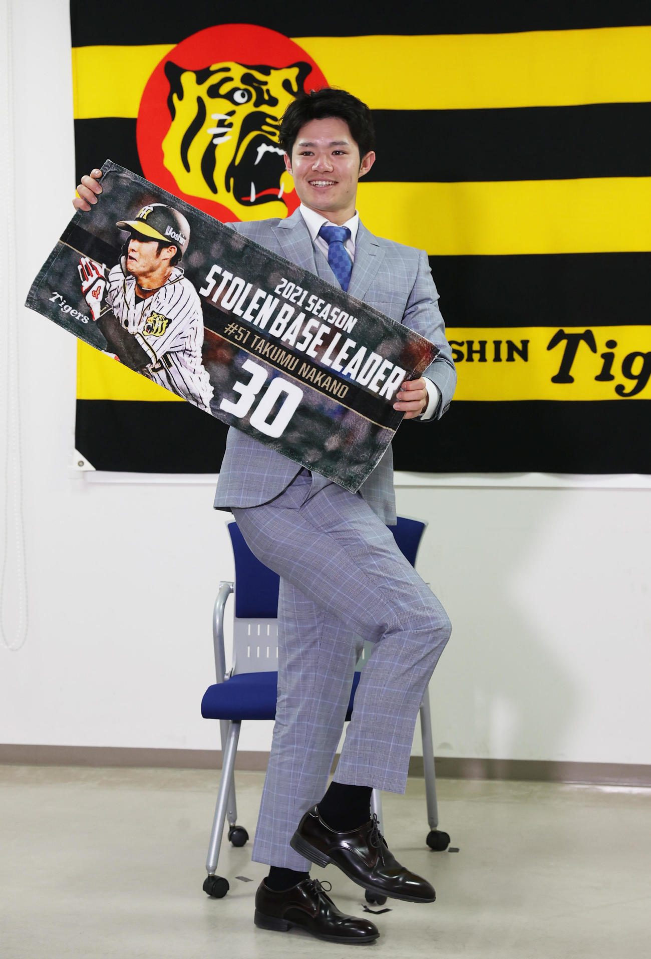 契約更改を終え2年連続盗塁王へ意気込む阪神中野（撮影・清水貴仁）