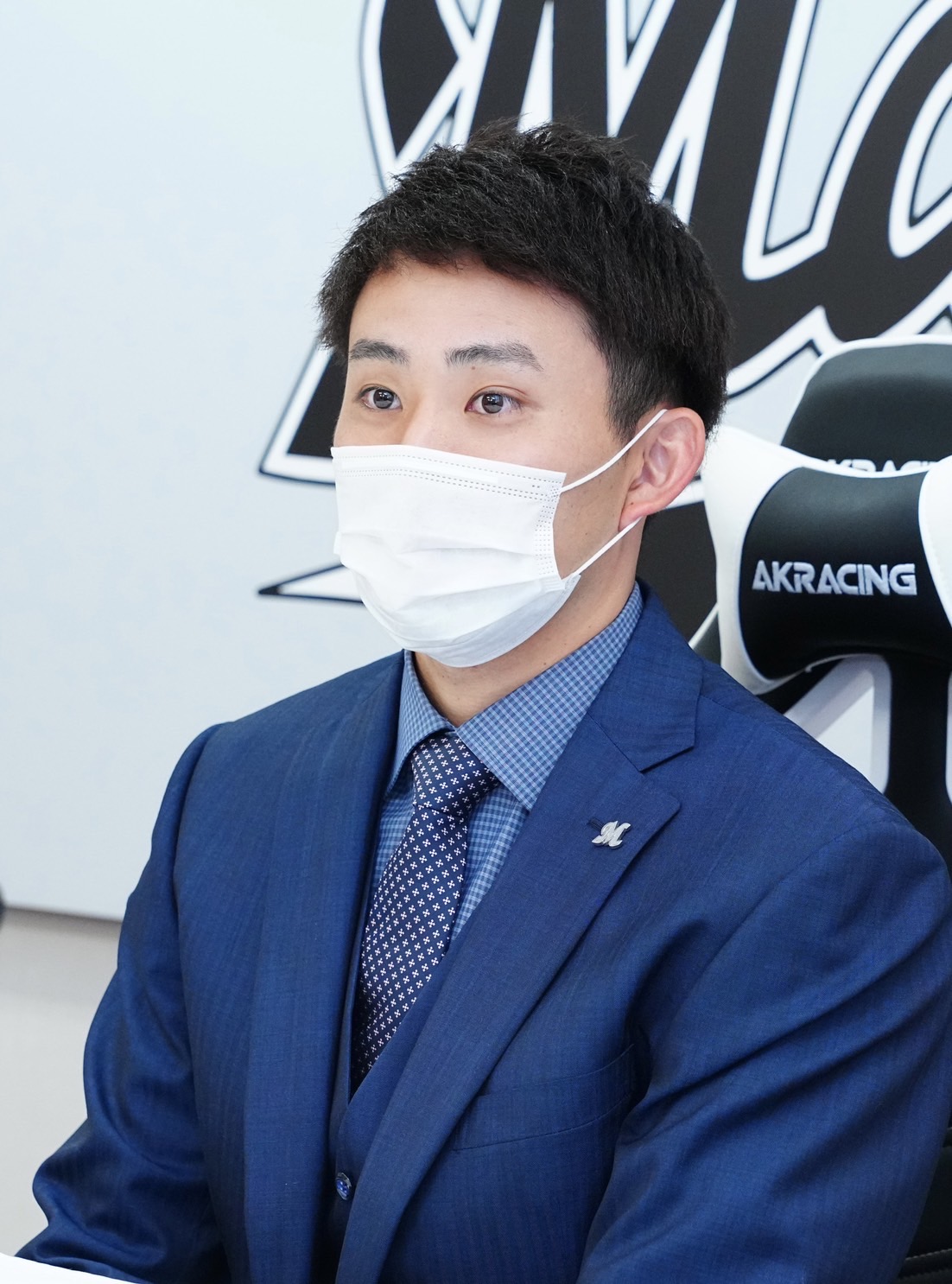 契約更改会見に臨むロッテ小島