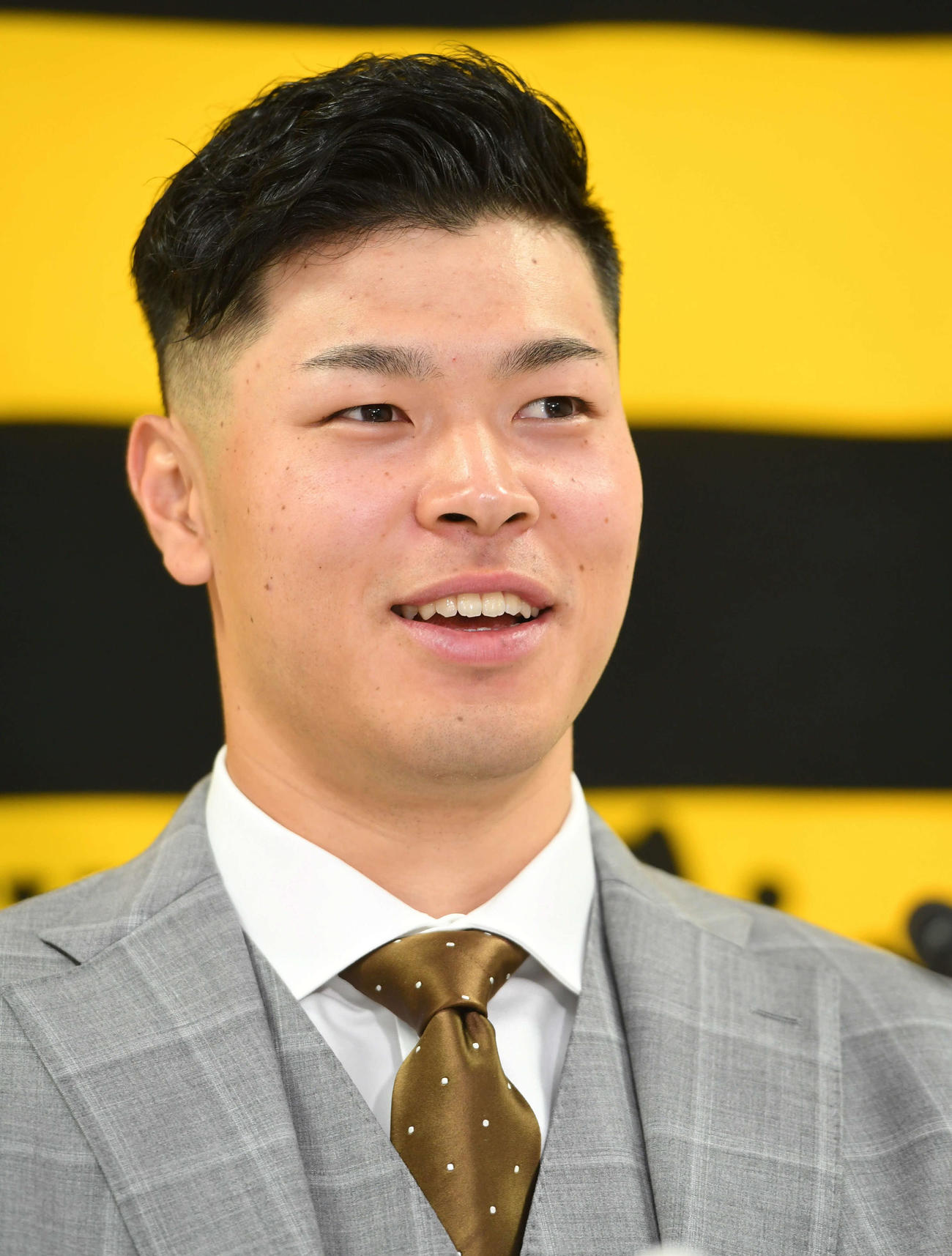 阪神佐藤輝明（2021年12月14日撮影）