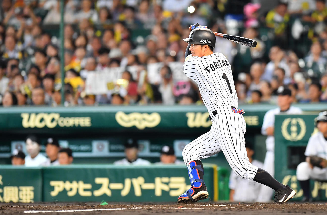 17年9月　2000安打となる右越え適時二塁打を放つ鳥谷