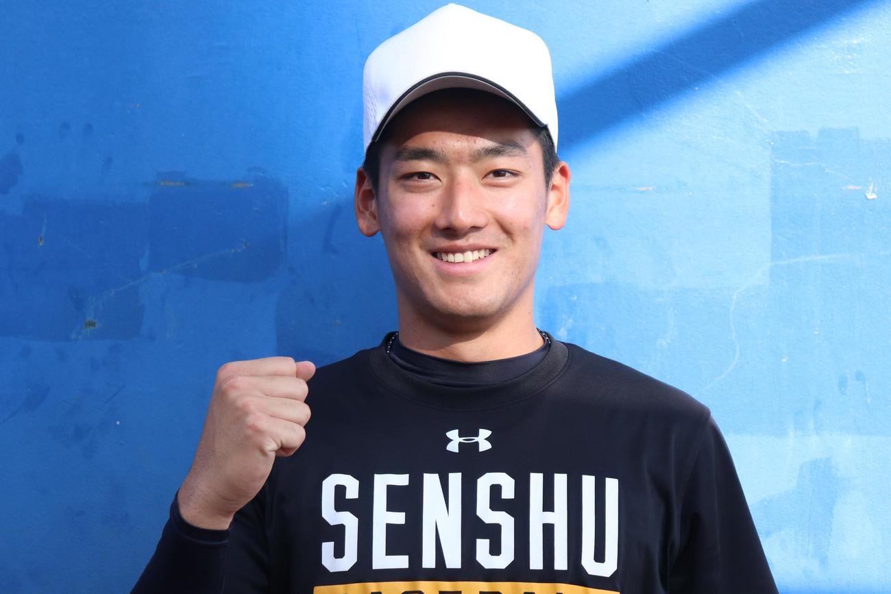 新チームで主将を務める専大・新出篤史捕手（撮影・阿部泰斉）