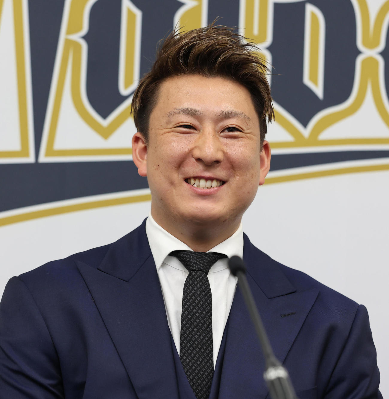 契約更改を終え大幅アップに笑顔をみせるオリックス杉本（撮影・清水貴仁）