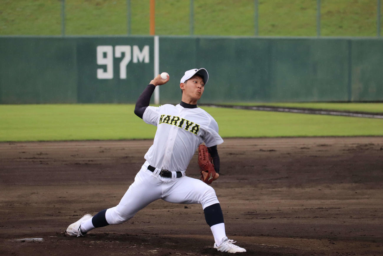 刈谷対瑞陵　力投する刈谷・遠藤（＝2021年7月4日撮影）