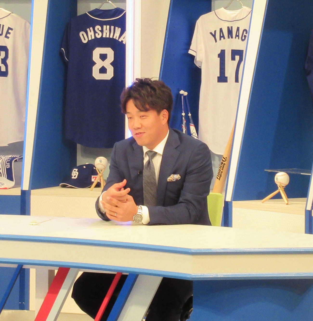 CBCテレビ「サンデードラゴンズ」に生出演する中日柳（撮影・伊東大介）