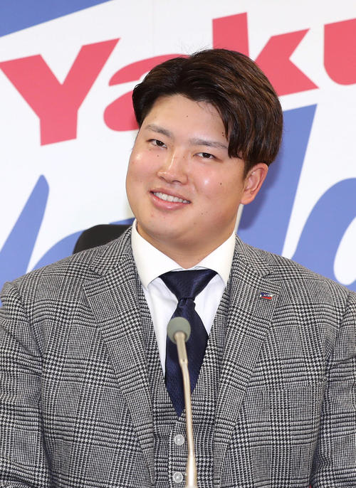 ヤクルト村上宗隆1・2億円増2・2億円、高卒5年目野手で史上最高額