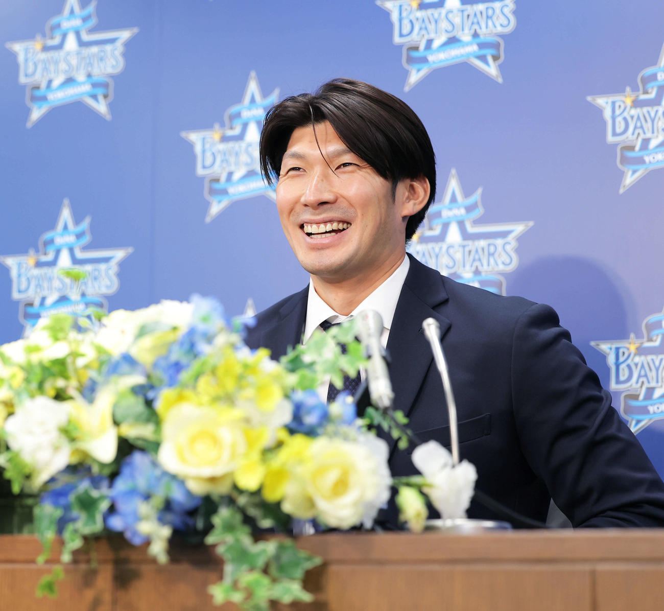 入団会見に臨むDeNA大田（撮影・河田真司）