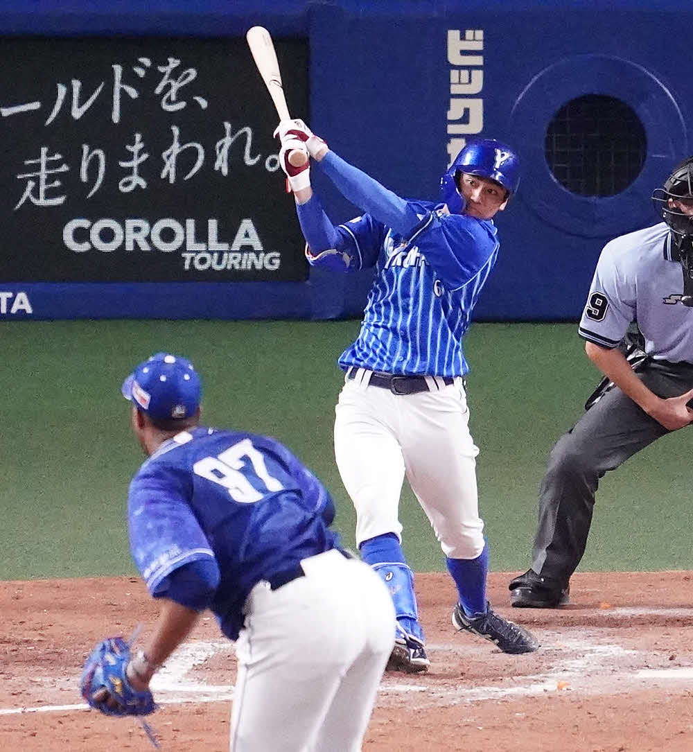 2021年7月11日、中日対DeNAの9回表2死、右前安打を放った森敬斗