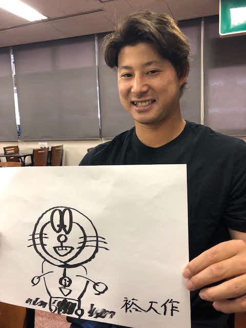 ロッテ藤岡が描いたドラえもん。なぜか歯がある