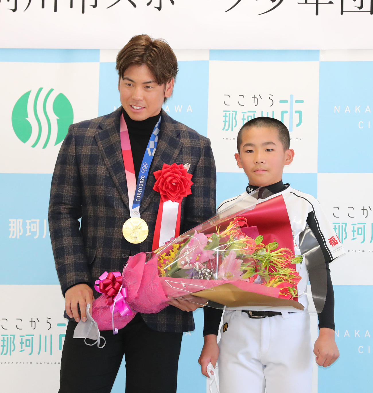 市民栄誉賞に続きスポーツ少年団の表彰を受けた梅野隆太郎（撮影・梅根麻紀）
