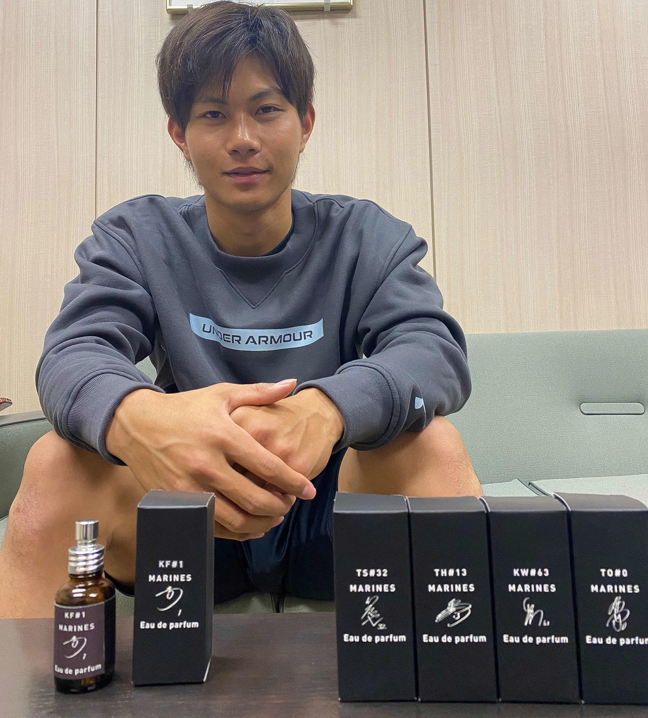 ロッテは藤原恭大外野手らをイメージした香水を販売する（球団提供）