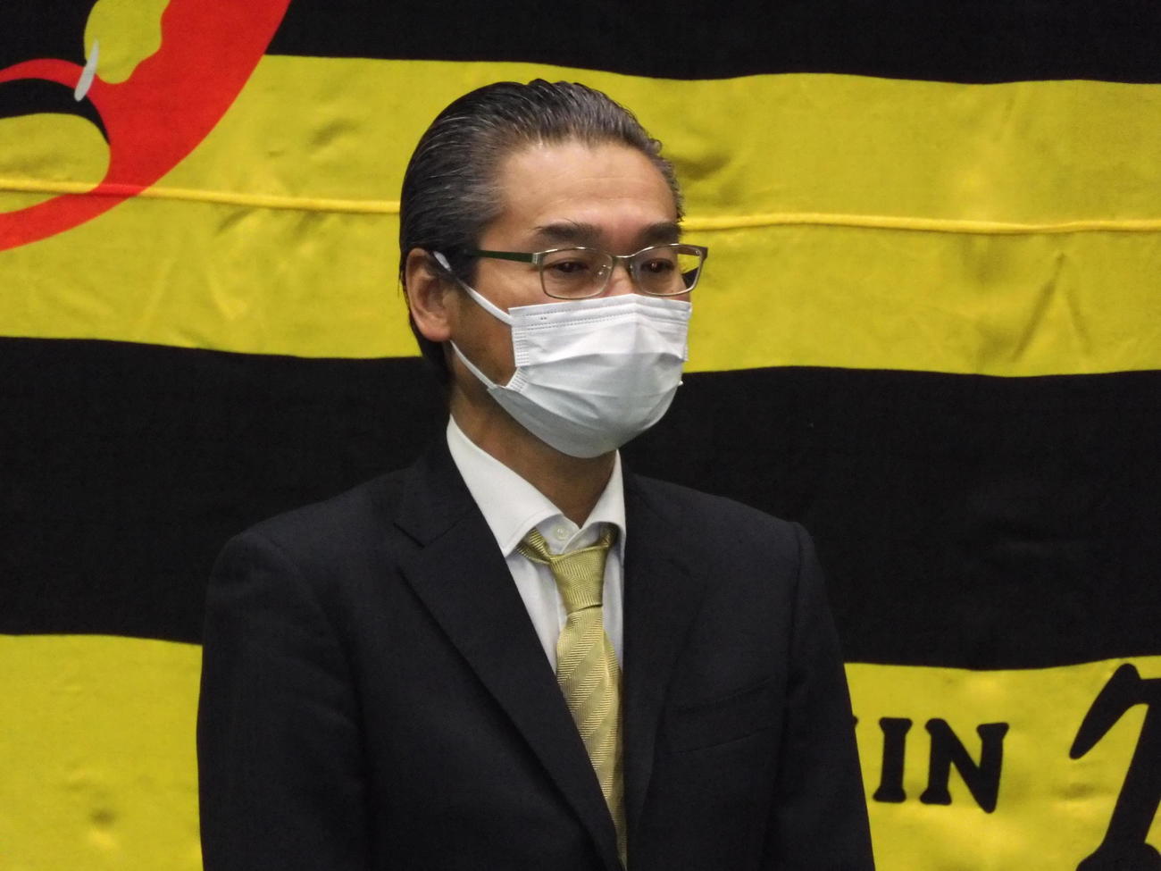 仕事納めに参加した阪神嶌村聡球団本部長