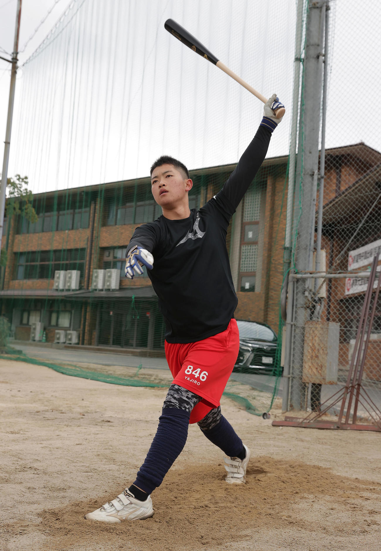 自主トレを公開しロングティー打撃を行う阪神中川（撮影・前田充）