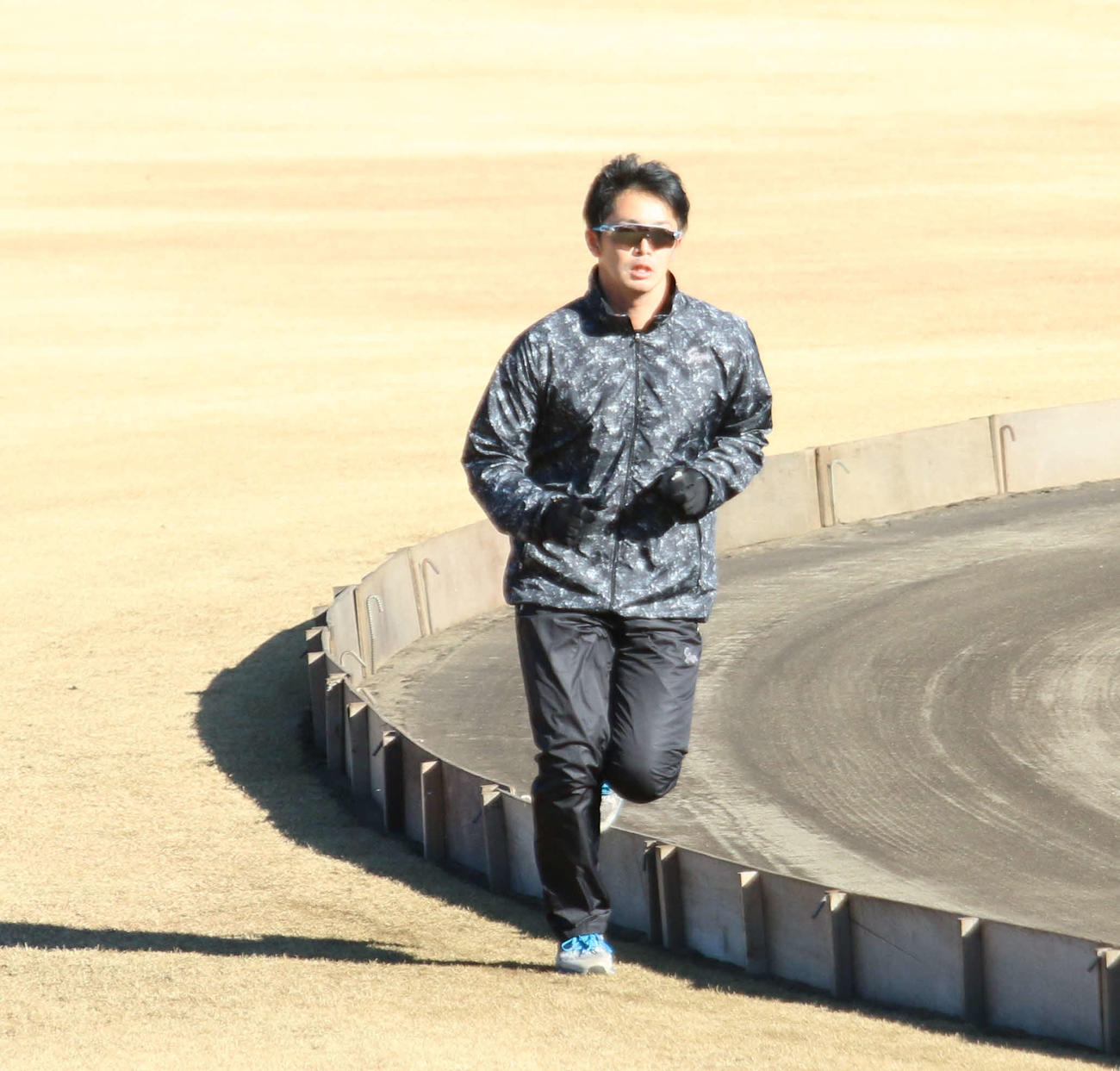 鎌ケ谷で自主トレした日本ハム谷内（撮影・木下大輔）