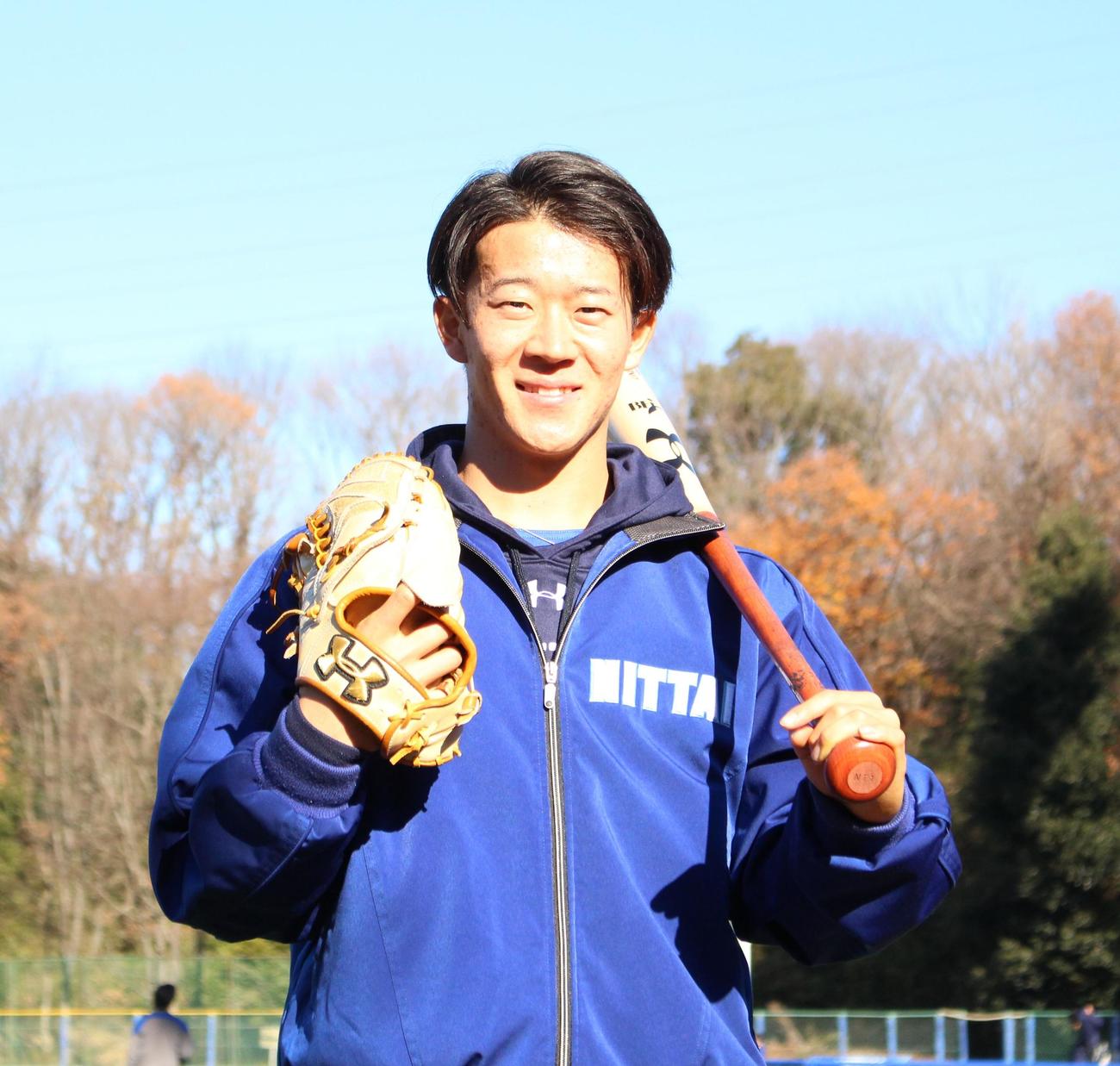 二刀流で来秋ドラフト候補の日体大・矢沢（撮影・保坂恭子）