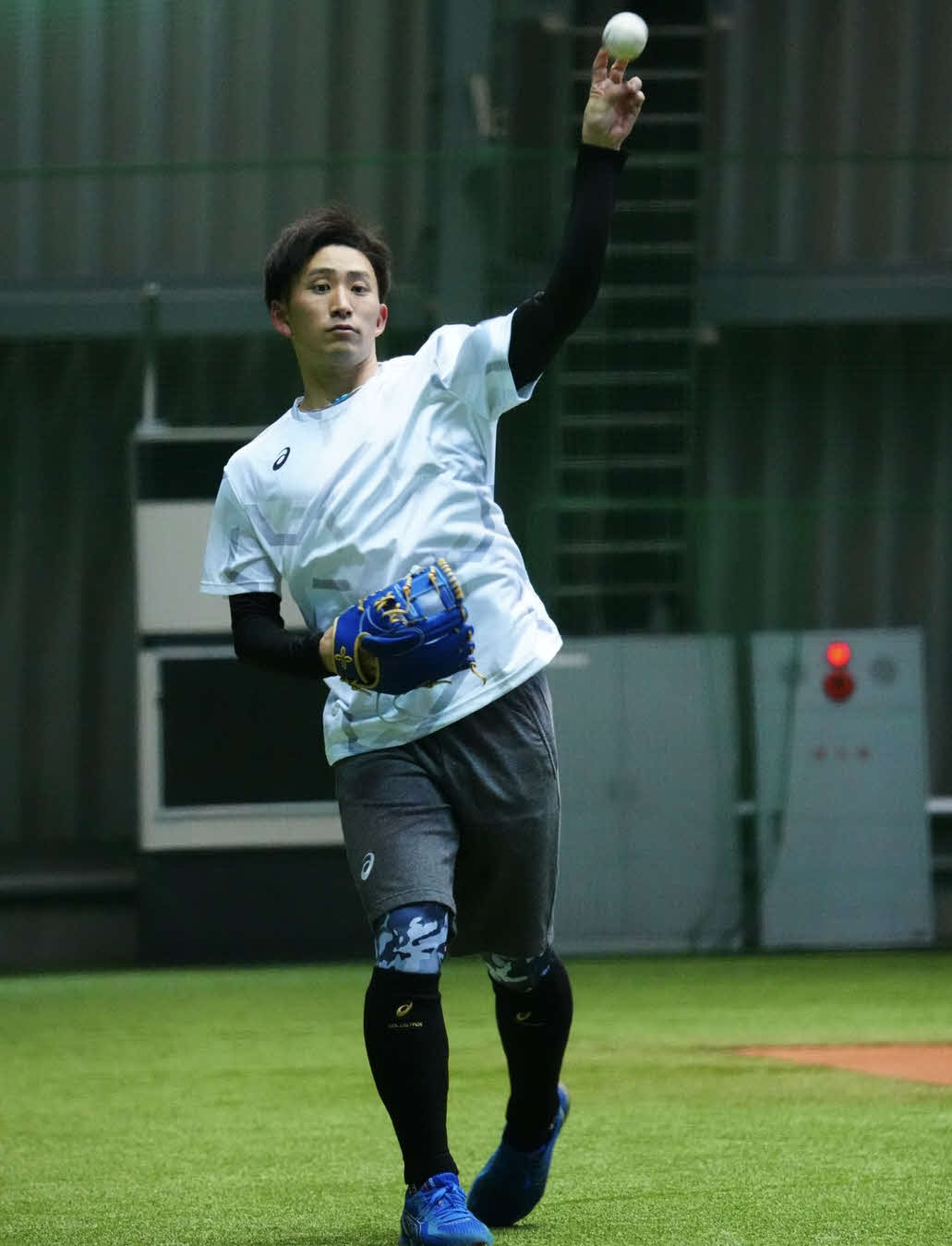 自主トレを公開したロッテ小島