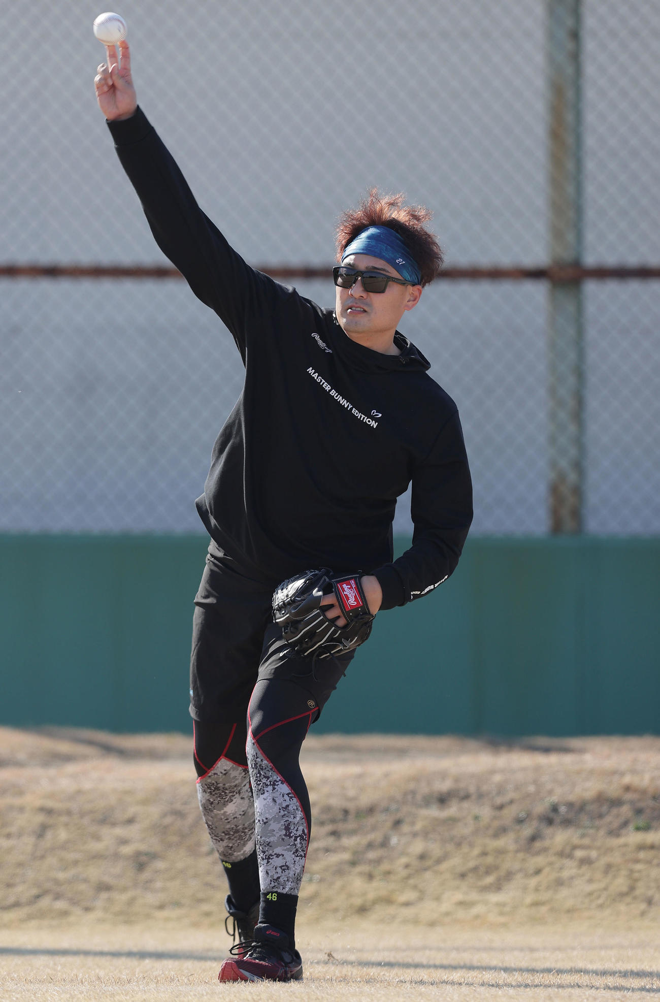 自主トレを公開する阪神秋山（撮影・前田充）