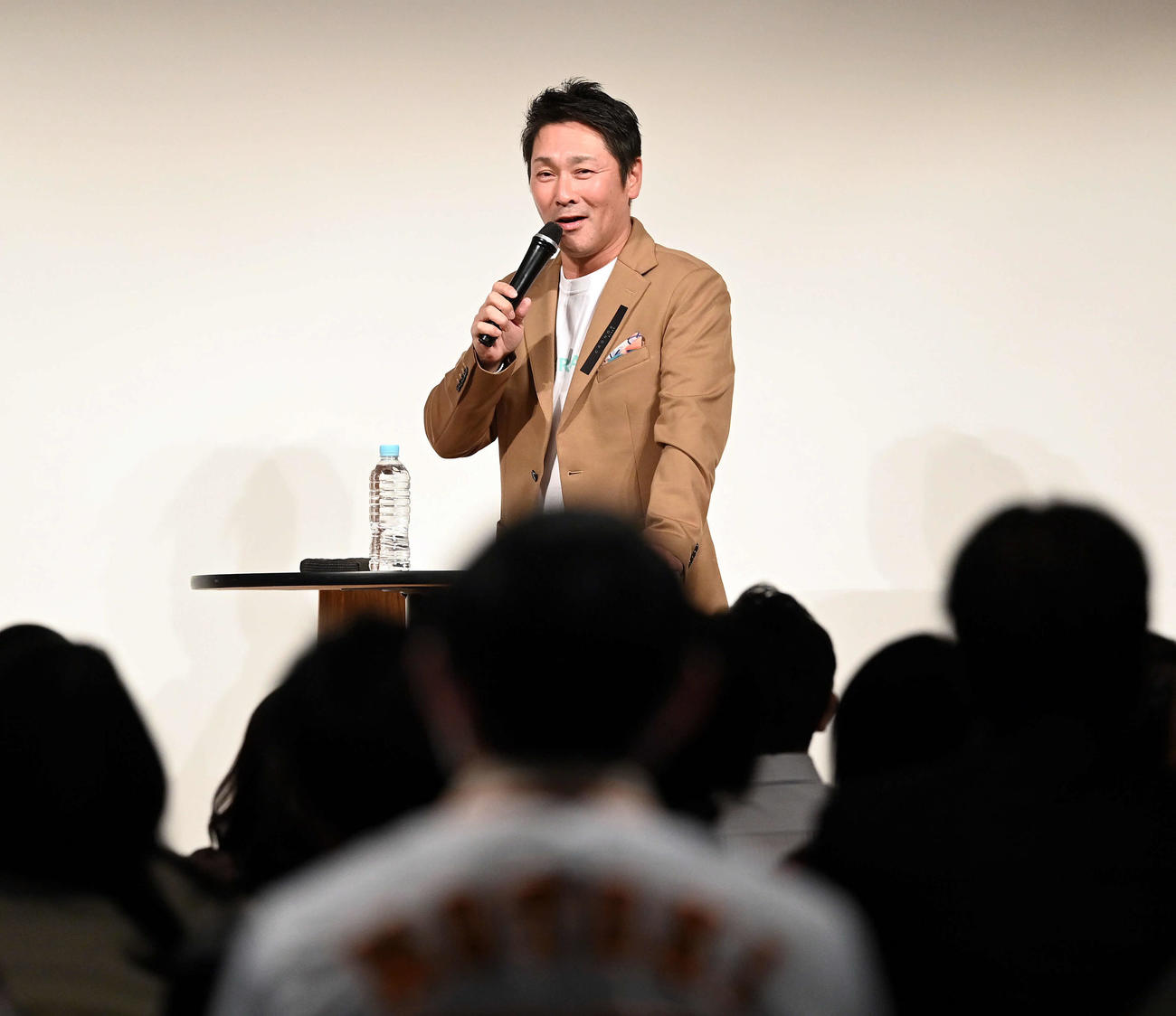 トークショーを行った巨人元木ヘッド兼オフェンスチーフコーチ（撮影・たえ見朱実）