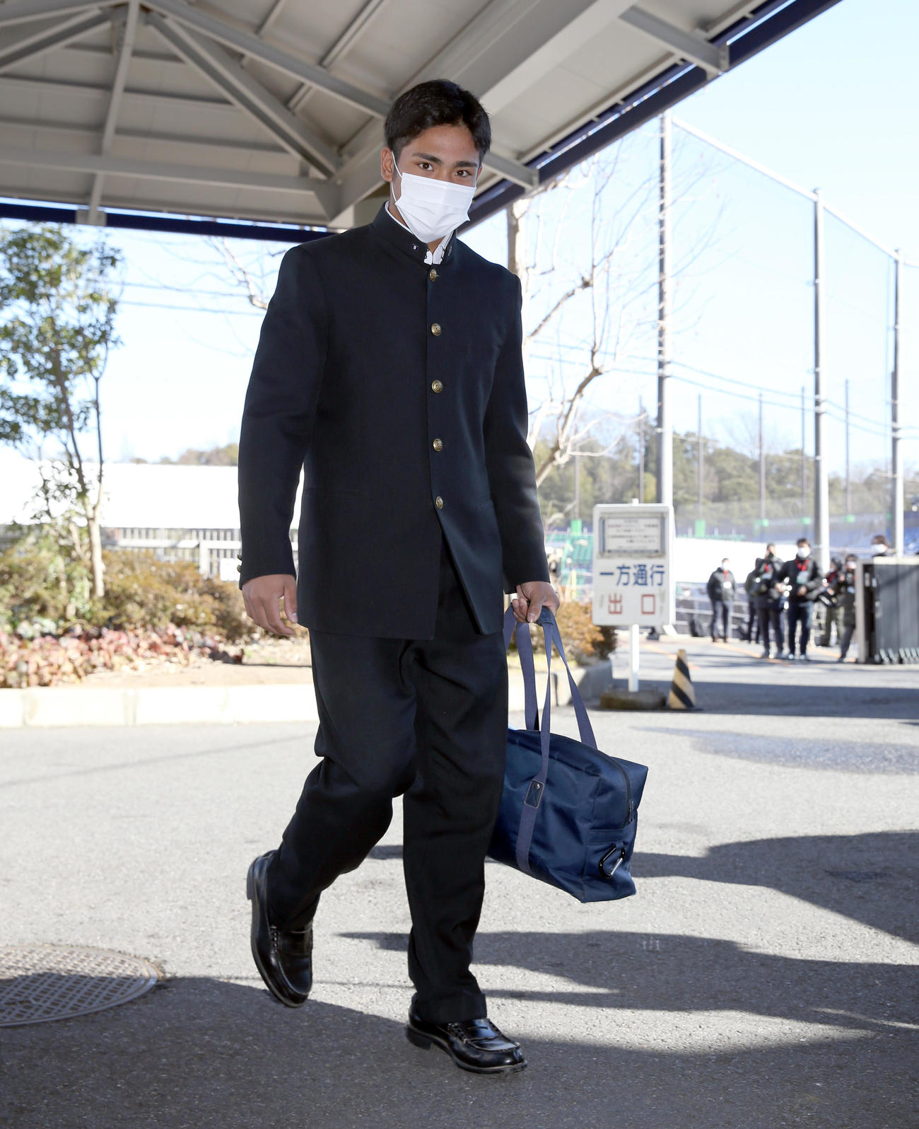 勇翔寮に入寮する日本ハム育成ドラフト4位阿部（撮影・佐藤翔太）