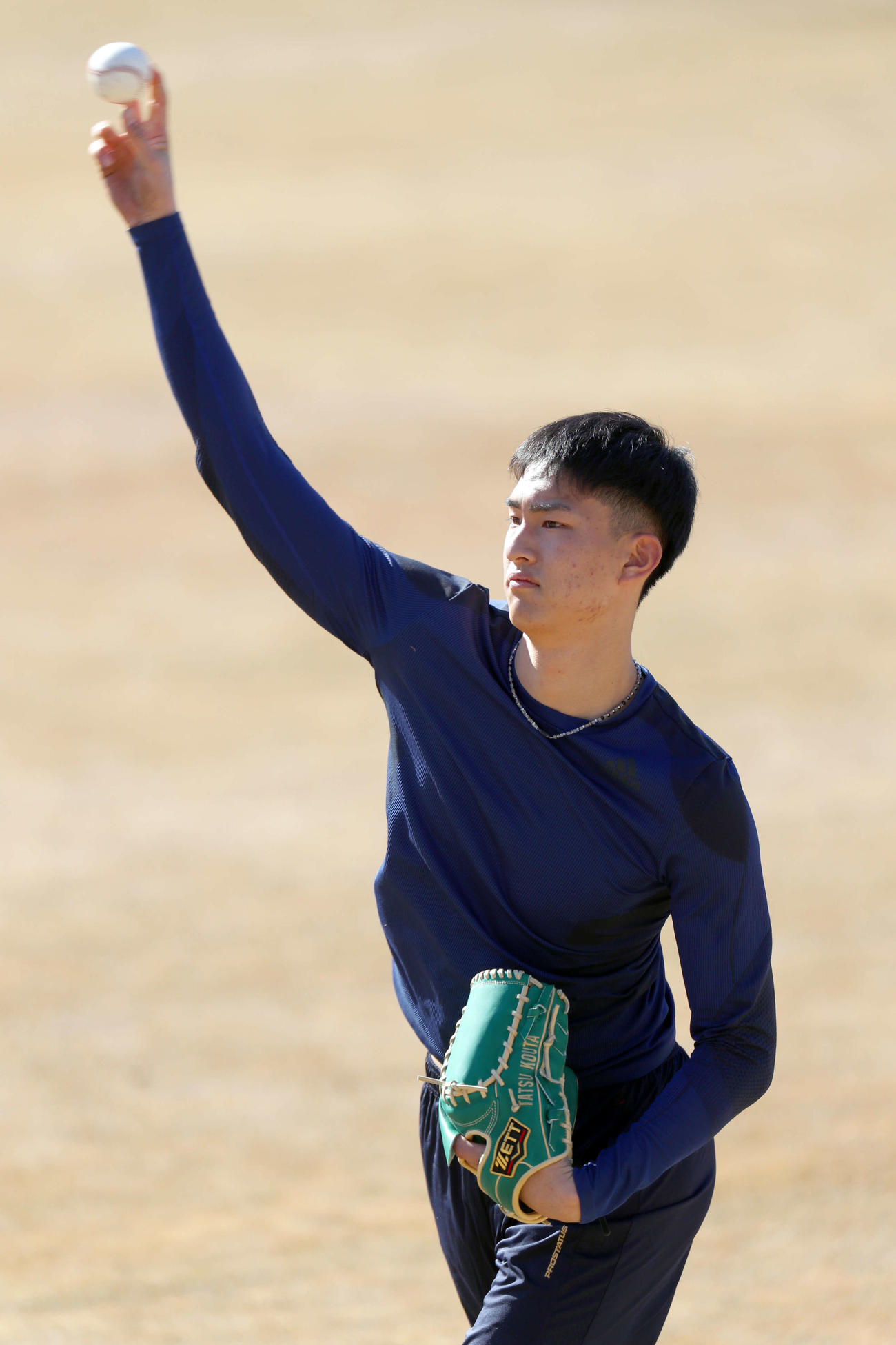 キャッチボールをする日本ハムドラフト1位の達（撮影・佐藤翔太）
