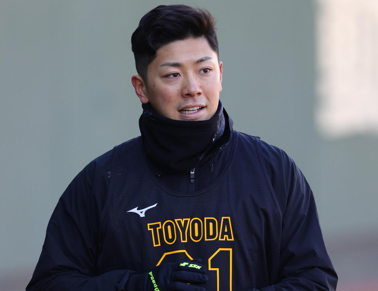 新人合同自主トレで阪神豊田は別メニューのトレーニングをする（撮影・上山淳一）