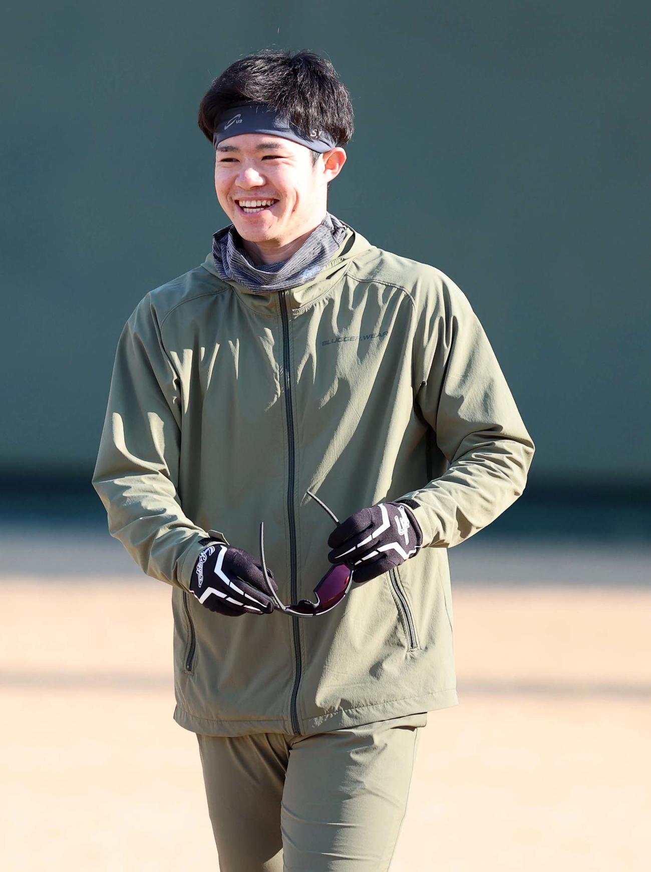 笑顔を見せる中野（撮影・上田博志）