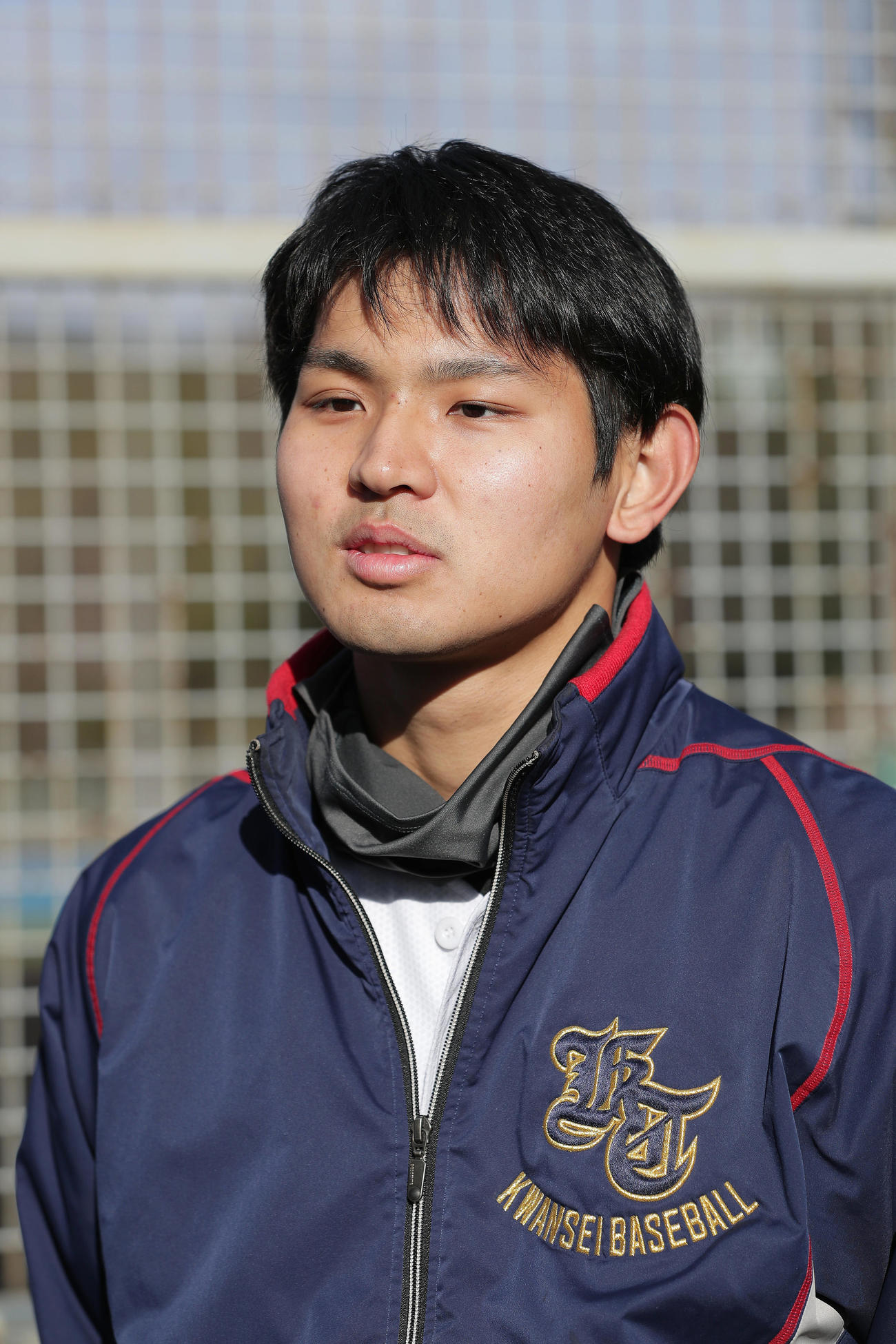 記者の質問に答える関学大・佐藤太紀（撮影・前田充）