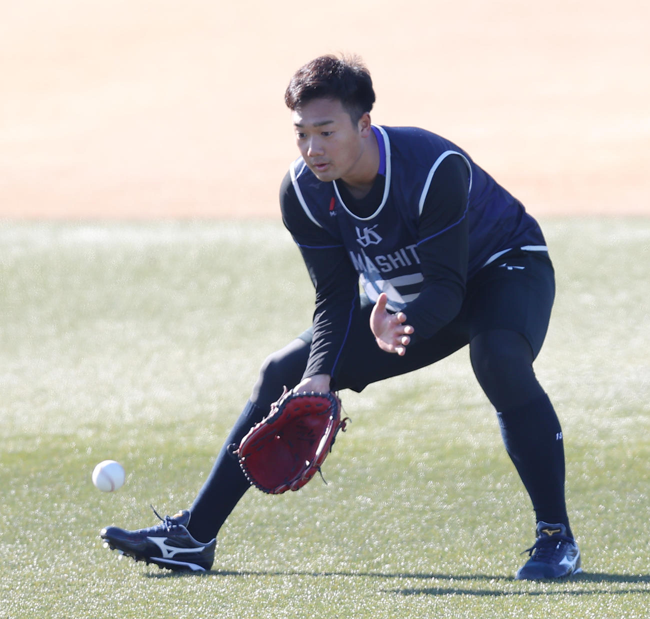 山下輝