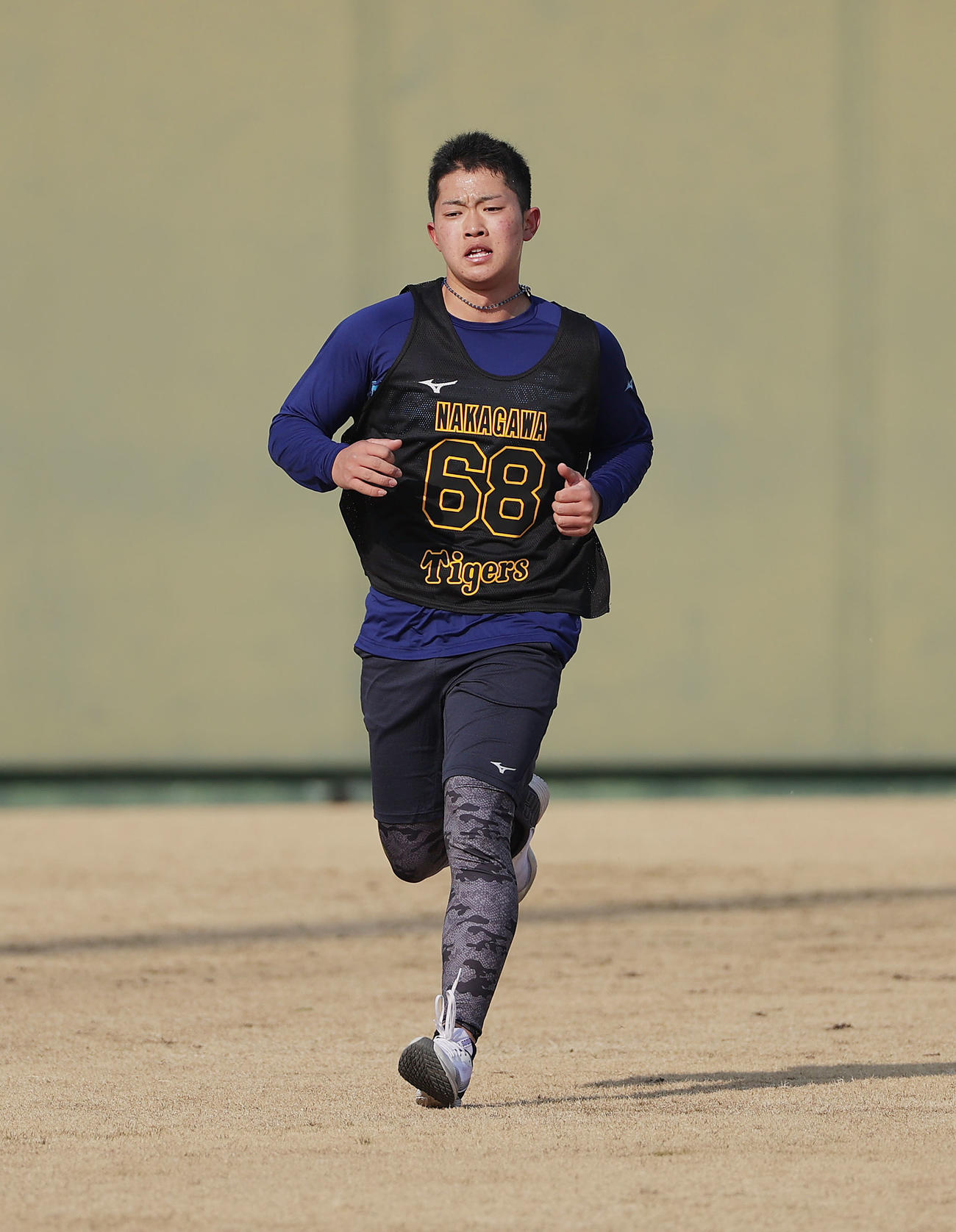ランニングする中川（撮影・前田充）