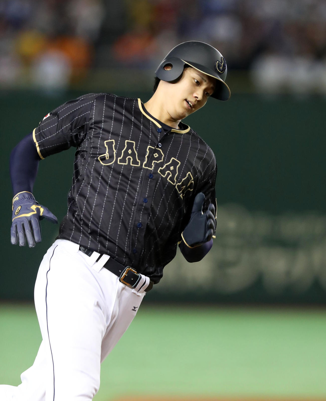 WBC強化試合　日本対メキシコ　1回表日本2死二塁、大谷翔平は中田翔の右前に落ちる適時二塁打で生還する（2016年11月11日撮影）