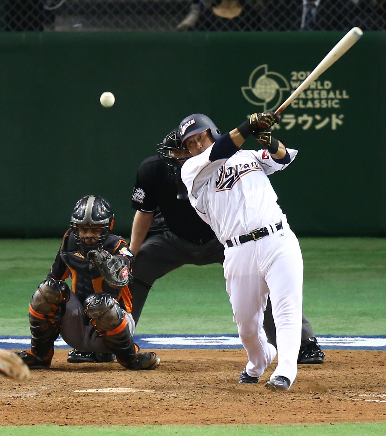 第3回WBC　日本対オランダ　8回裏日本無死、中前打を放つ中田翔（2013年3月12日撮影）