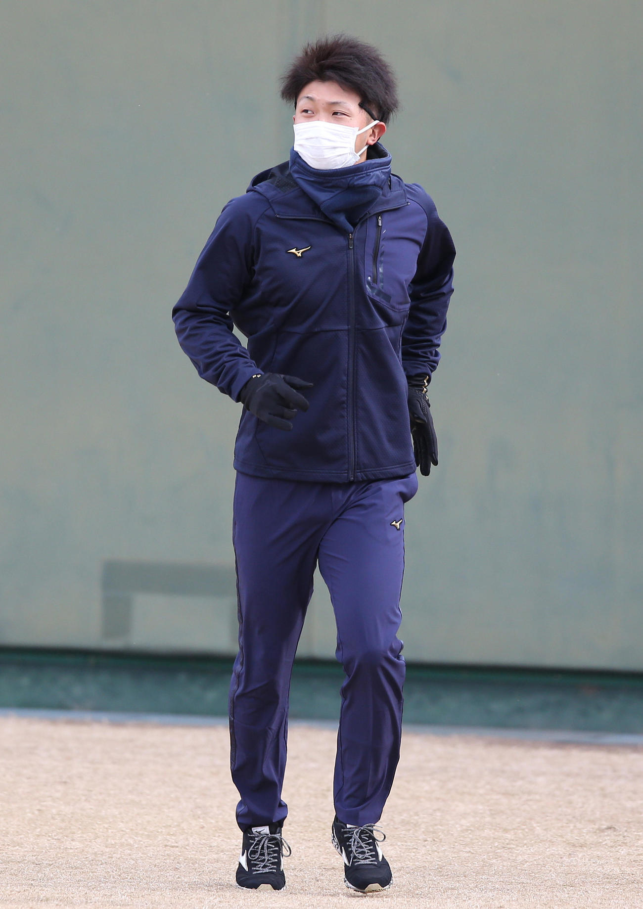 鳴尾浜球場で自主トレする島田（撮影・上山淳一）