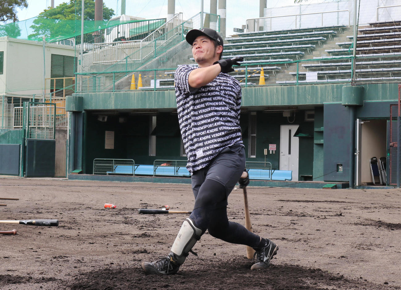 宜野座で合同自主トレを行う阪神小野寺（球団提供）