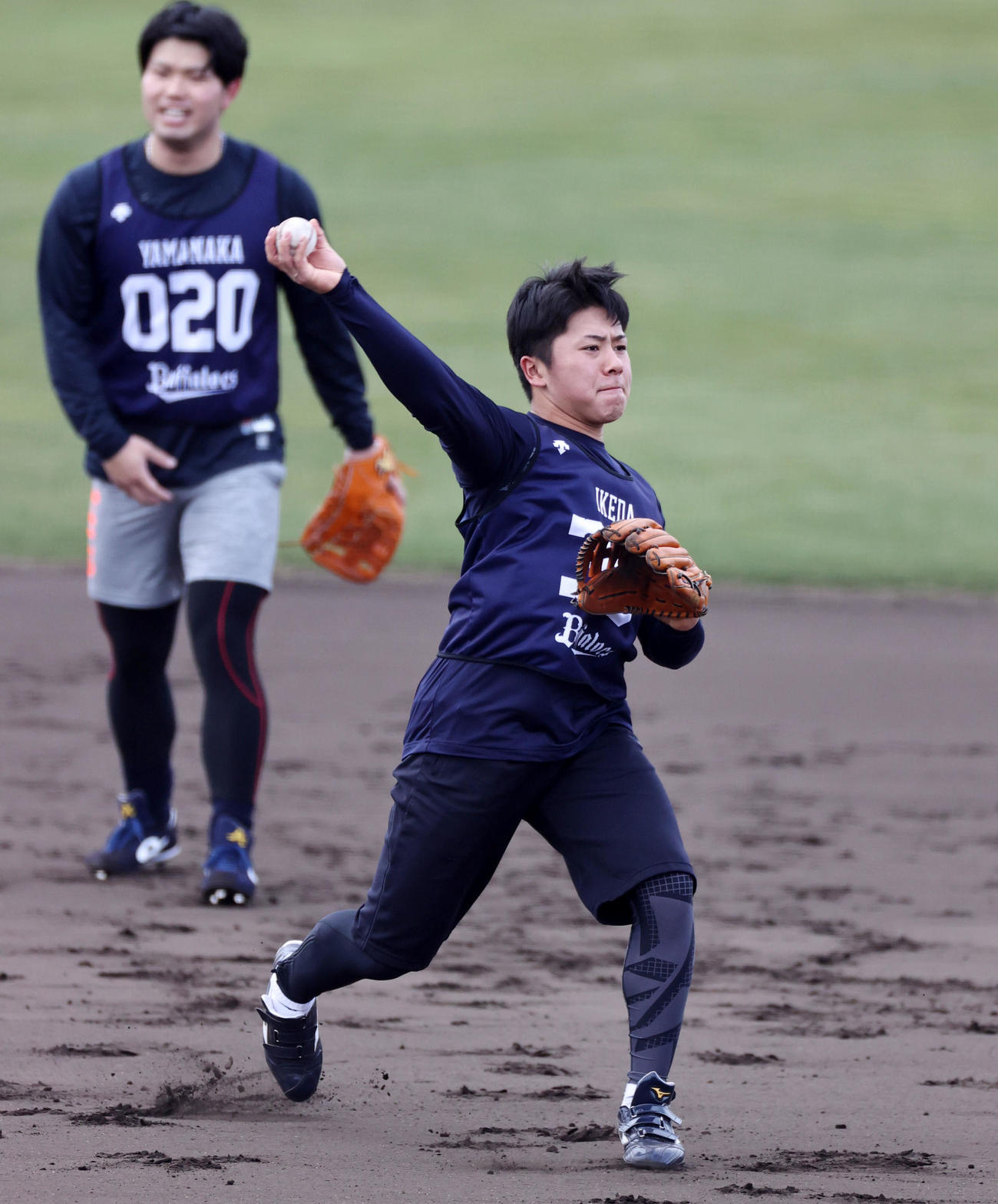 ノックを受ける池田（撮影・加藤哉