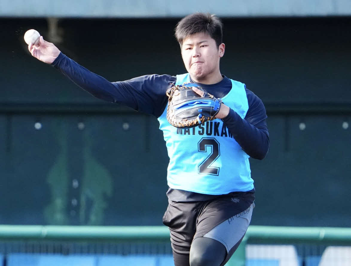 新人合同自主トレに参加するロッテ松川虎生