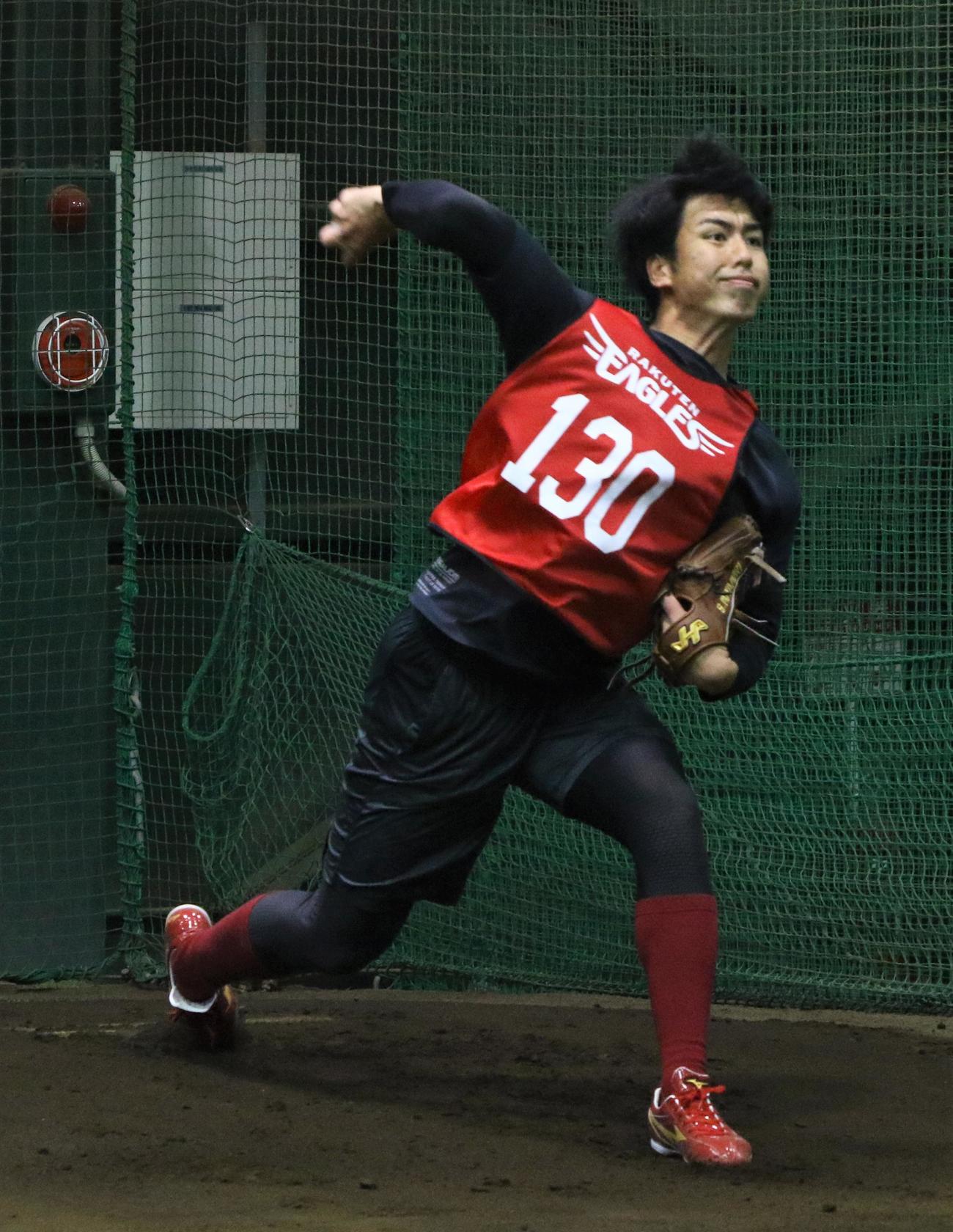 ブルペンで汗を流す楽天育成1位宮森智志（代表撮影）