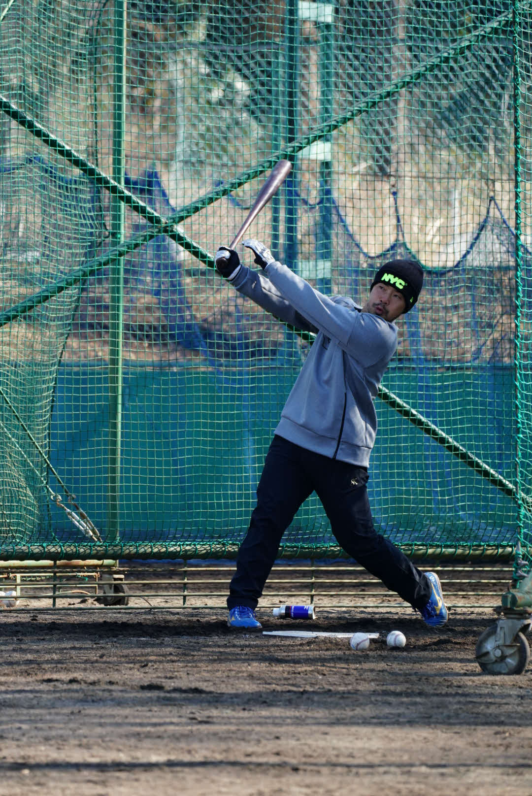 打撃練習に励む日本ハム近藤（球団提供）