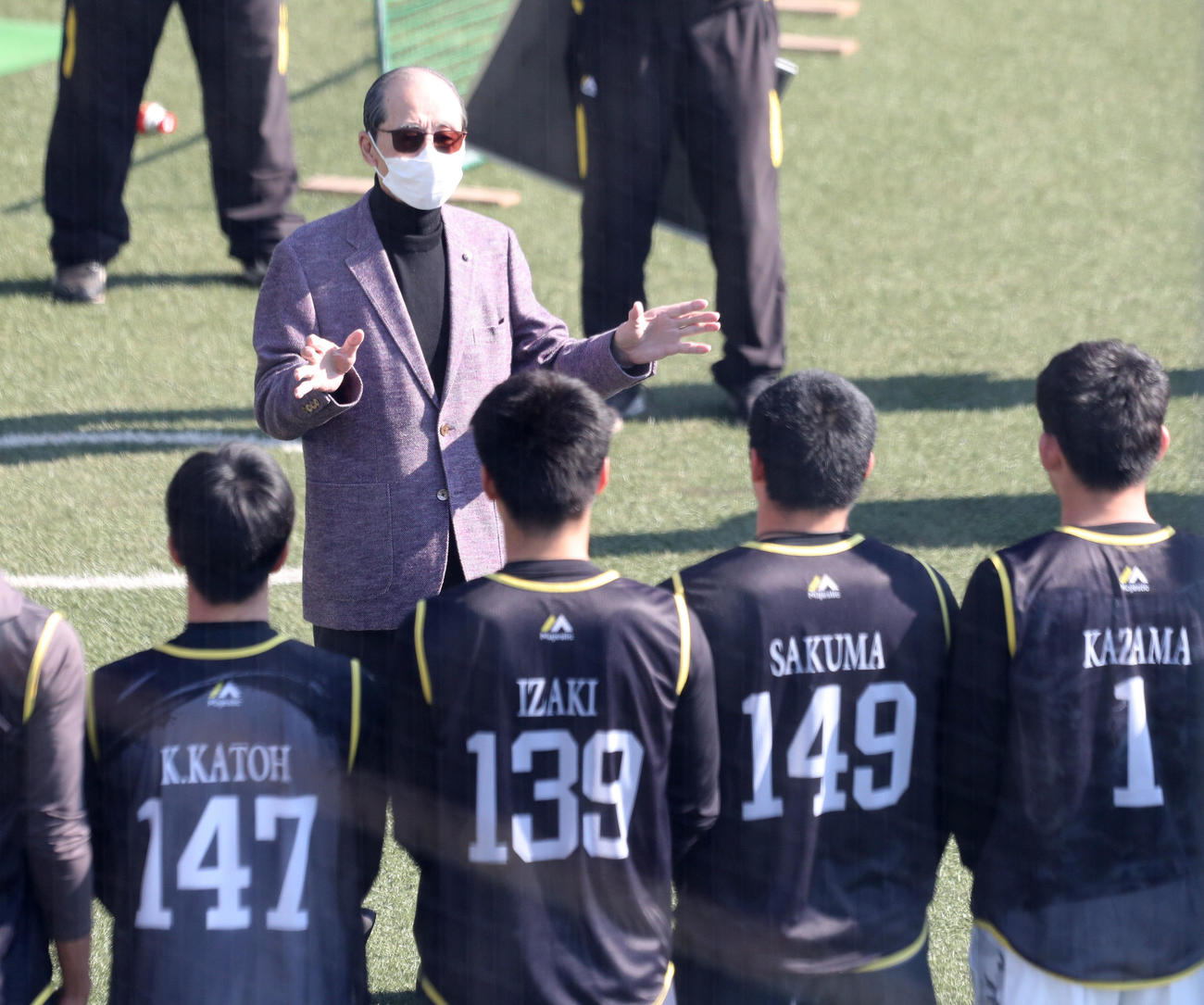 ルーキーを前に話をする王貞治球団会長（2022年1月19日撮影）